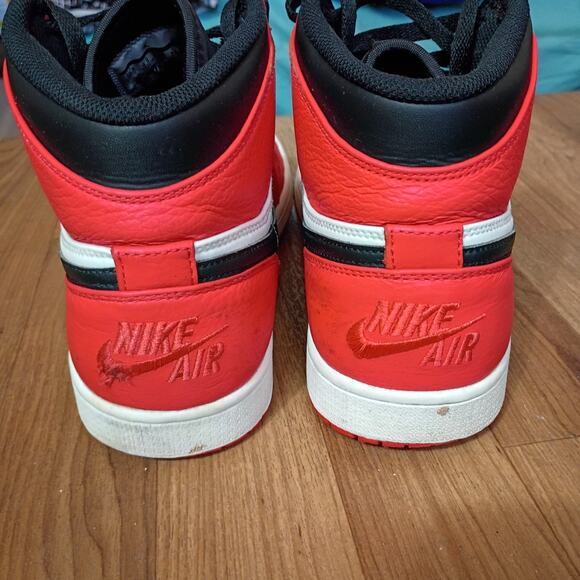 Athletic_Shoes